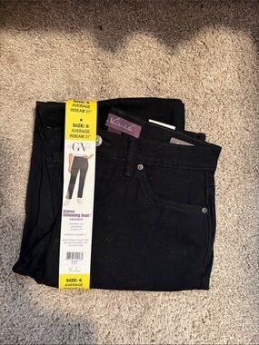 Gloria Vanderbilt Black Skinny Jeans with Slim Fit